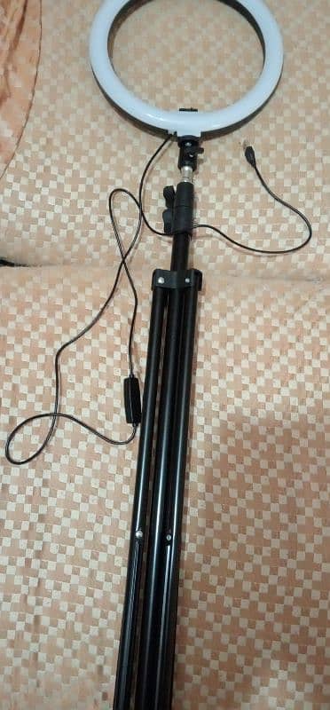 7ft Mobile Tripod stand 1