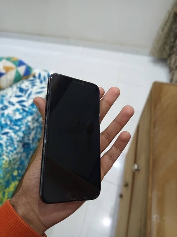 iPhone X Pta Approved 10/10 condition 0