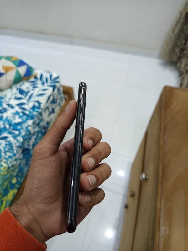 iPhone X Pta Approved 10/10 condition 3