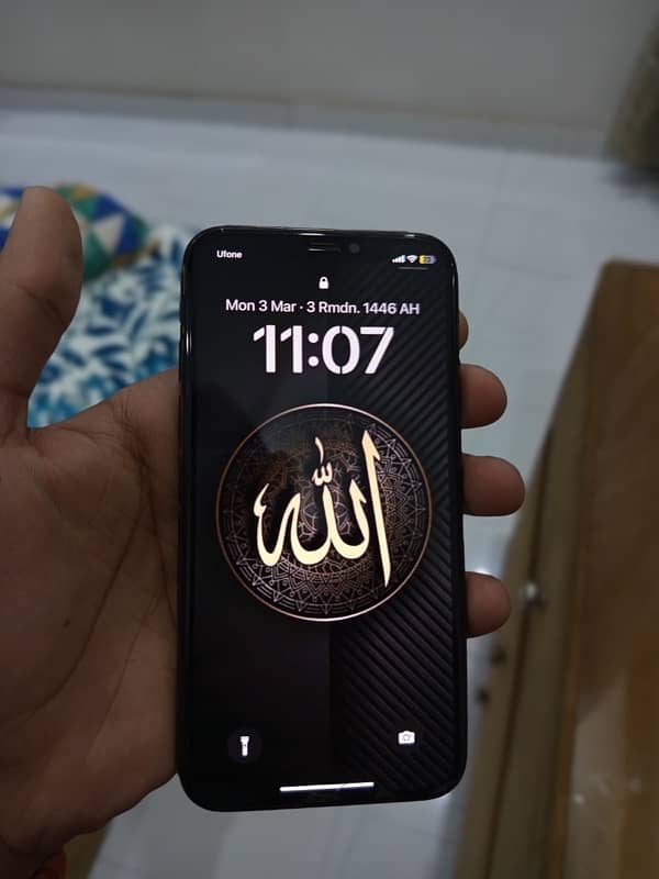 iPhone X Pta Approved 10/10 condition 4