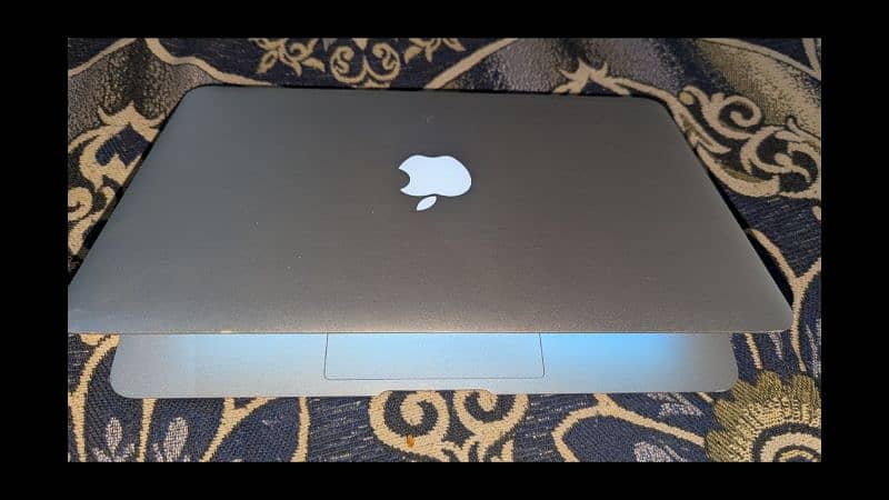 Apple MacBook Air 11" 2015 8Gb   120ssd  1.560 Gb graphic card 3