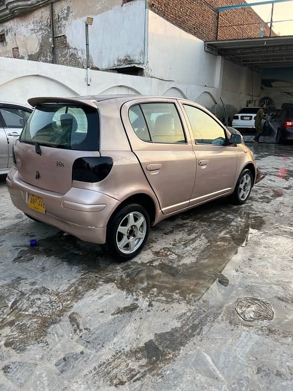 Toyota Vitz 2000 2