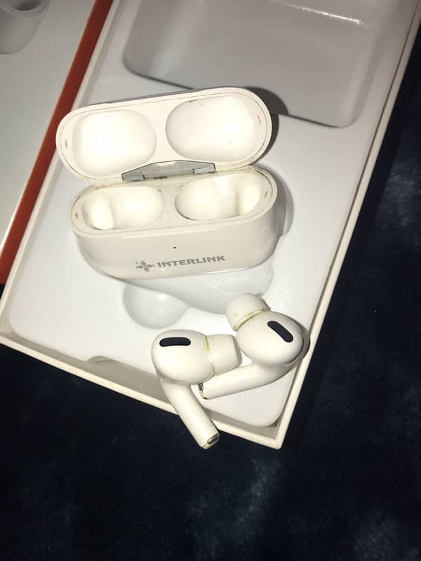 Interlink Airpods Pro 8