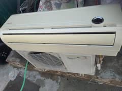 Rac Zia 1.5 ton aiplit A. c heat and cool for sale