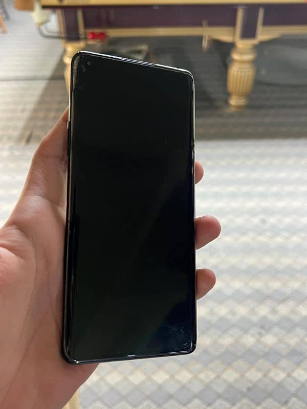 One Plus 8 Pro 8/128 6