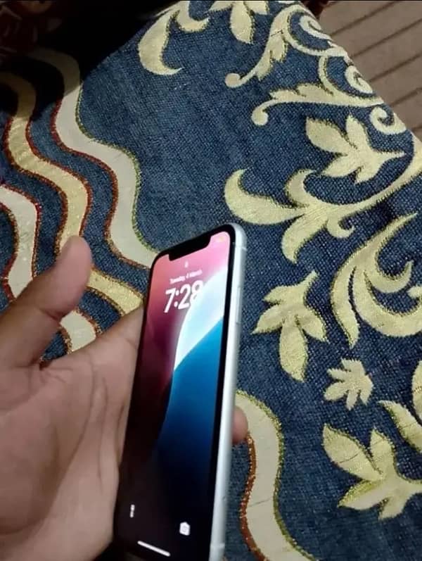 i phone xr for sale 2