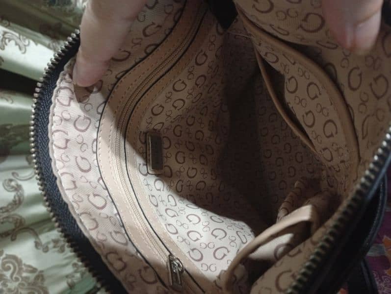 Original GUESS crossbody bag 2