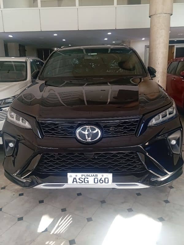 Toyota Fortuner Legender 2023 0