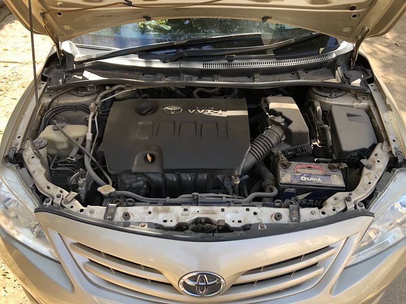 Toyota Corolla Altis 1.6 sr 2012 10