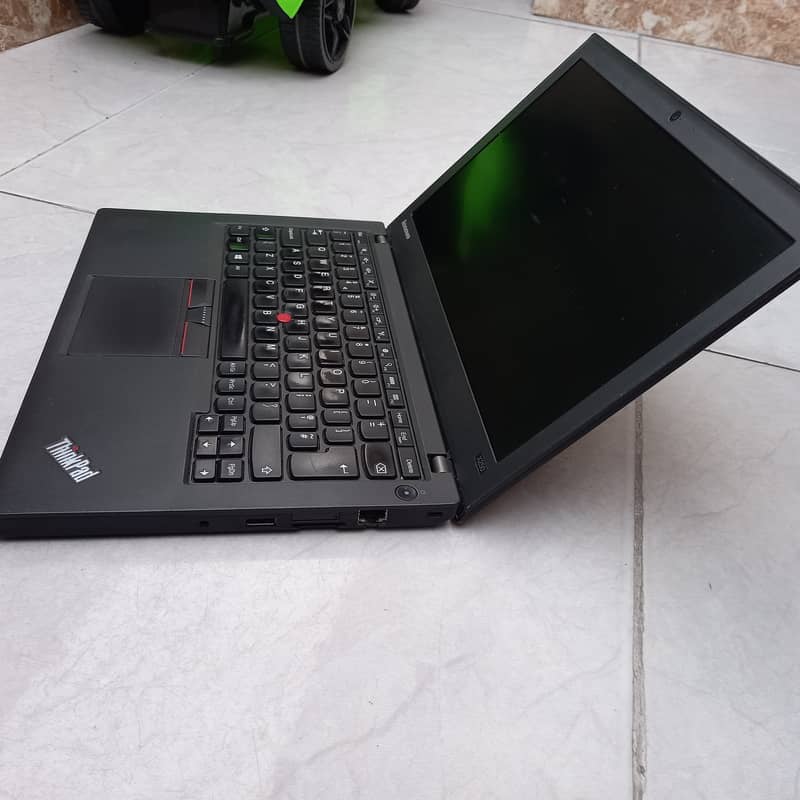 Lenovo Thinkpad X250 i5-5th Generation 1