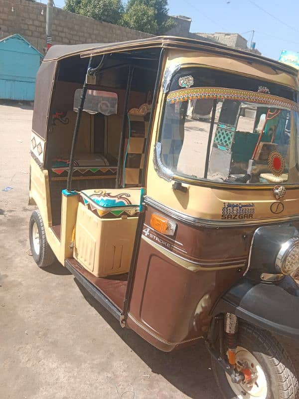 auto rickshaw sazgar 2021 model hai saaf suthra hai 0