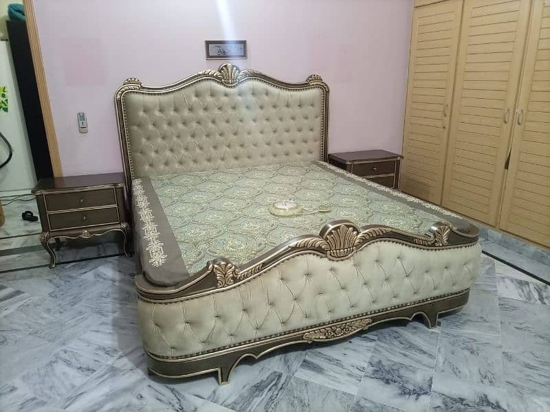 bed with side tables and dressing table 0