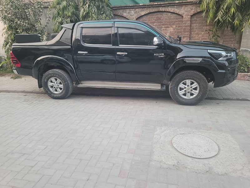 Toyota Hilux 2013 vigo champ silver   black ppf 8