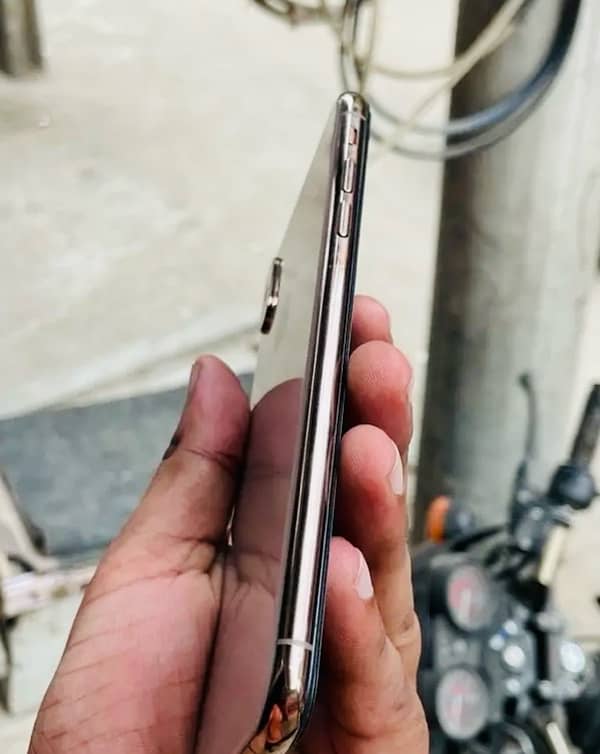 Iphone Xs max 512 gb pta approve 6