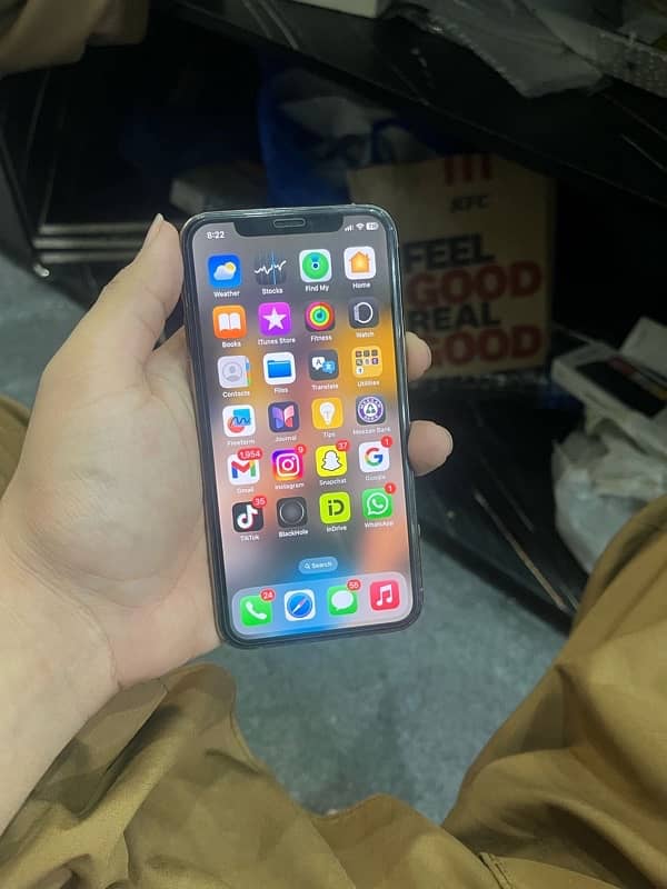 Iphone 11 pro pta 256gb 93% health 03390058569 1