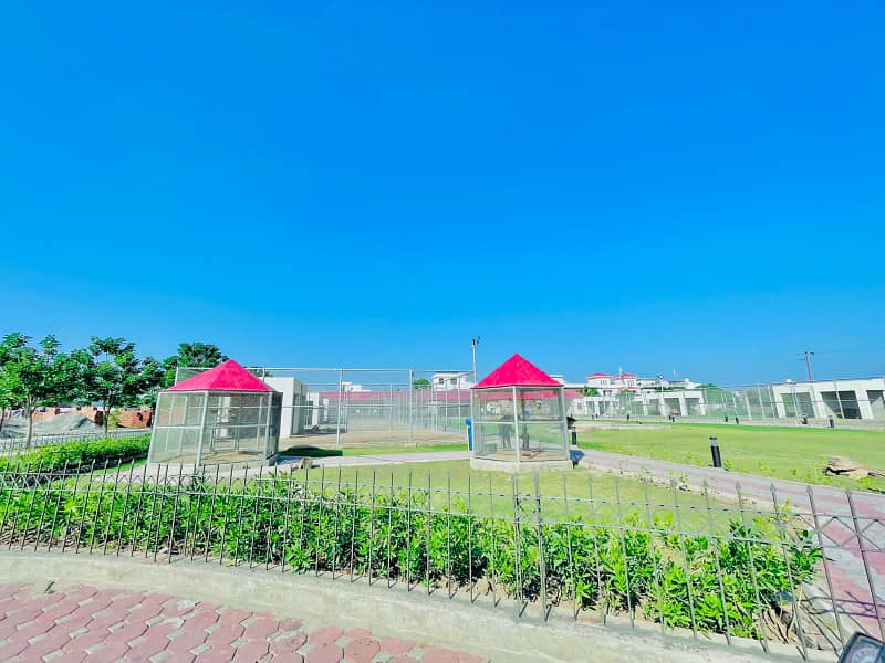 3.5 MARLA PLOT NEAR 2ND GATE FOR SALE 3