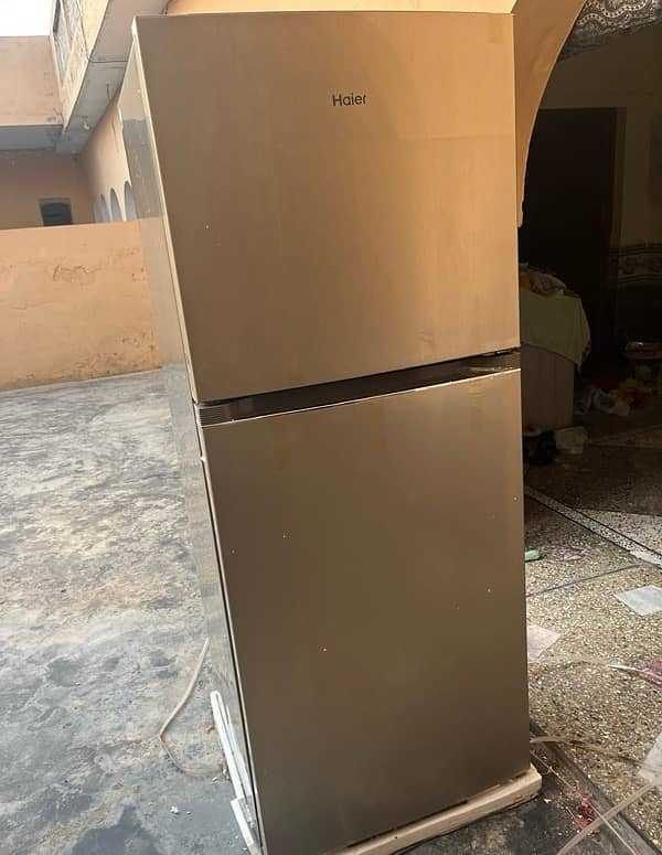 Haier Fridge HRF-398 0