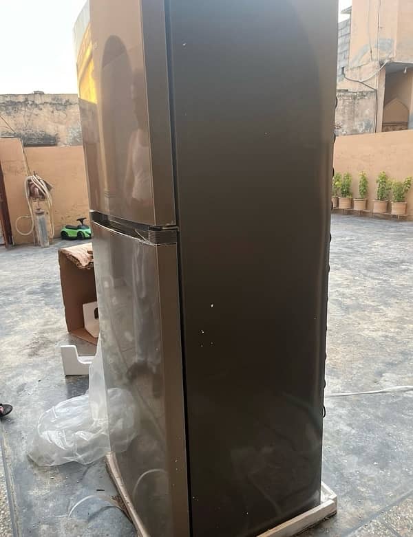 Haier Fridge HRF-398 1