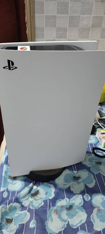 ps5 disc edition in good condition 4