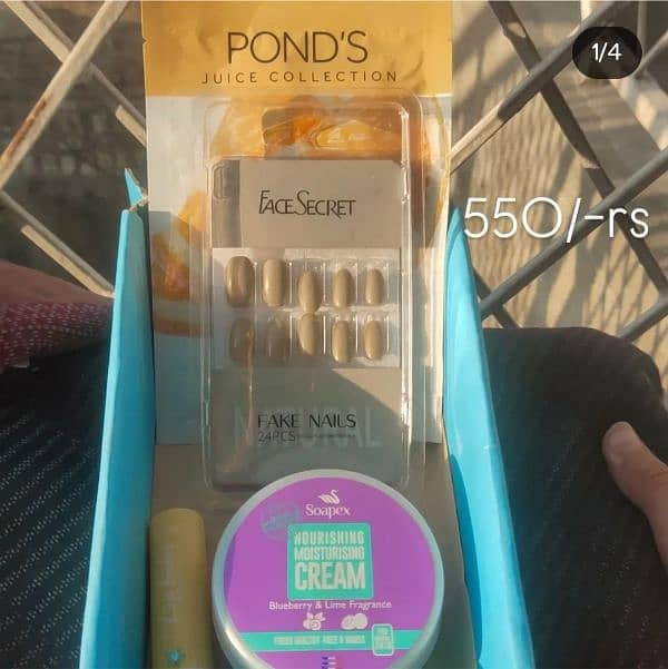 skincaredeal includes : soapex mostrizer- 'nails-'lipbalim-ponds mask- 0