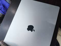 i7 i9 M1 M2 M3 Apple MacBook available