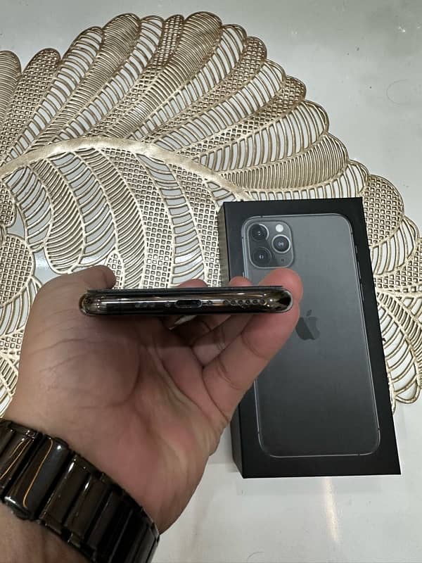 Iphone 11 pro 256gb storage dual pta approved 3