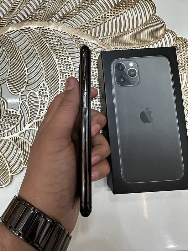 Iphone 11 pro 256gb storage dual pta approved 4