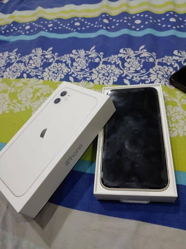 Iphone 11 non pta 10/10 condition 3