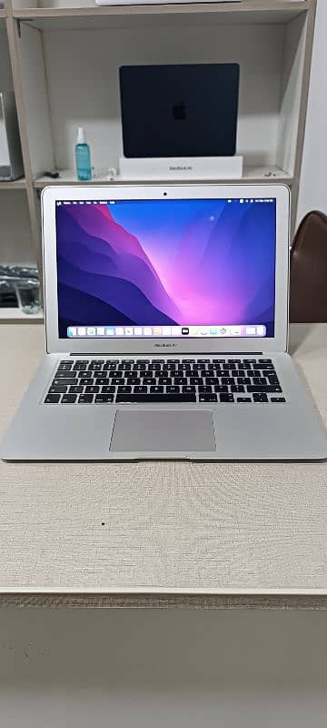 Macbook Air 2017 13.3" Ci5 8/128gb 1