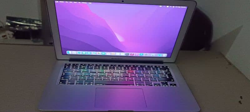 Macbook Air 2017 13.3" Ci5 8/128gb 4