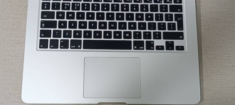 Macbook Air 2017 13.3" Ci5 8/128gb 5