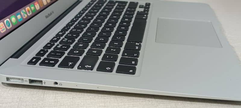 Macbook Air 2017 13.3" Ci5 8/128gb 11