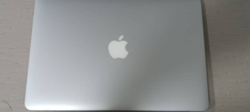 Macbook Air 2017 13.3" Ci5 8/128gb 14