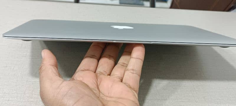 Macbook Air 2017 13.3" Ci5 8/128gb 15