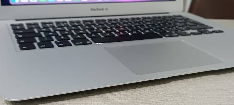 Macbook Air 2017 13.3" Ci5 8/128gb 17