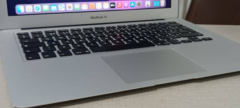 Macbook Air 2017 13.3" Ci5 8/128gb 18