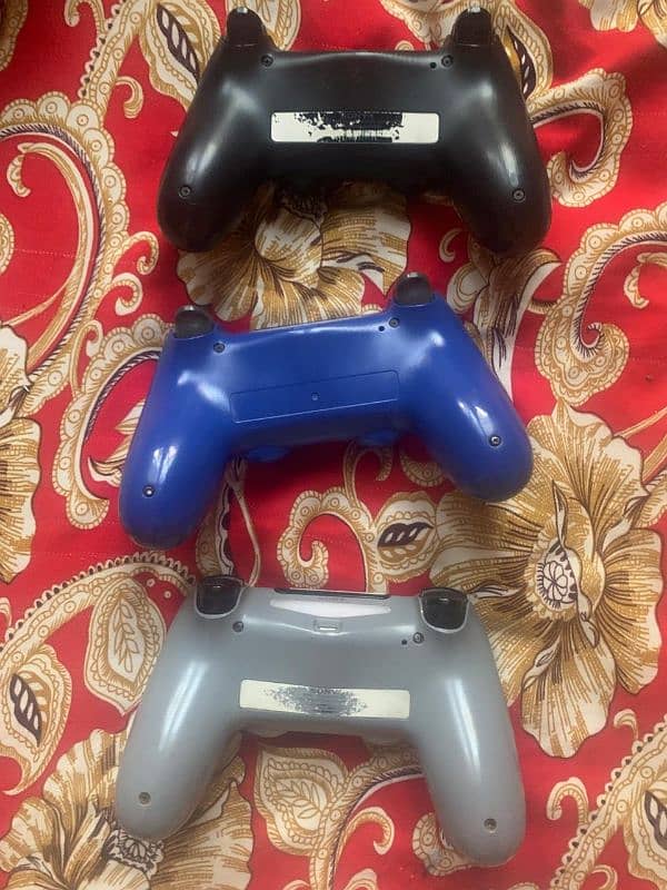 PS4 Original Controllers 20 Anniversary Edition 1