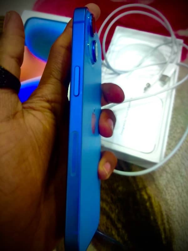 iphone 14 jv brand new with orignal box charger 2