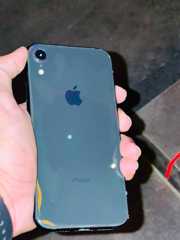 iPhone XR 0