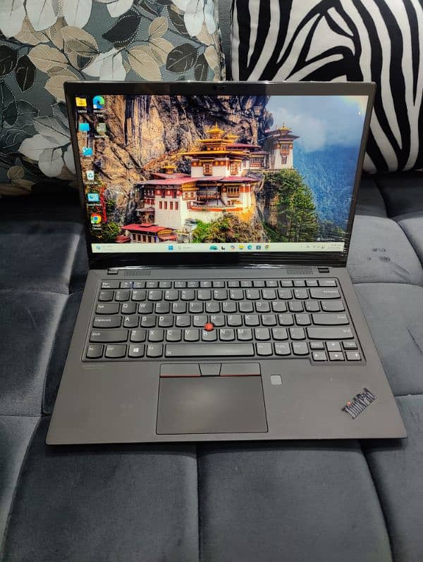 Lenovo Thinkpad X1 Carbon Gen 6 i7 8th Generation 16/256 14" 2k Disp 2