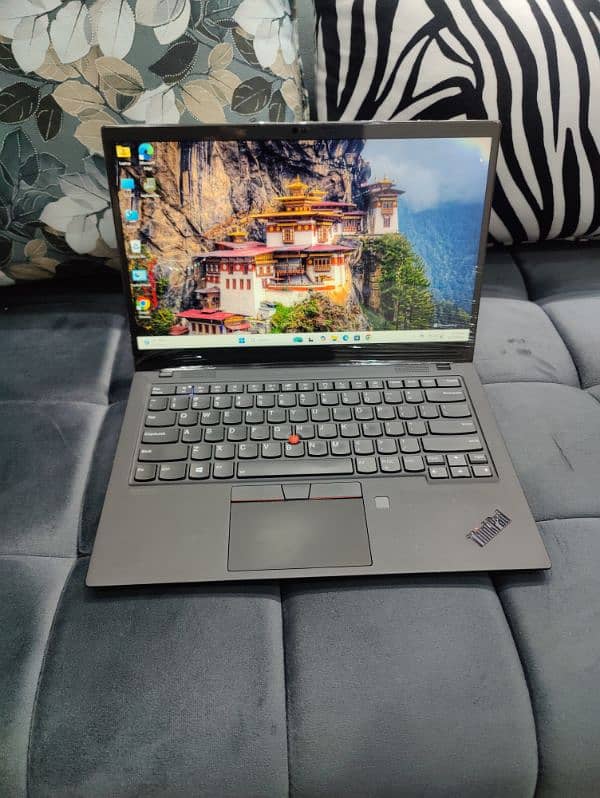 Lenovo Thinkpad X1 Carbon Gen 6 i7 8th Generation 16/256 14" 2k Disp 3