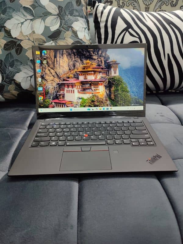 Lenovo Thinkpad X1 Carbon Gen 6 i7 8th Generation 16/256 14" 2k Disp 5