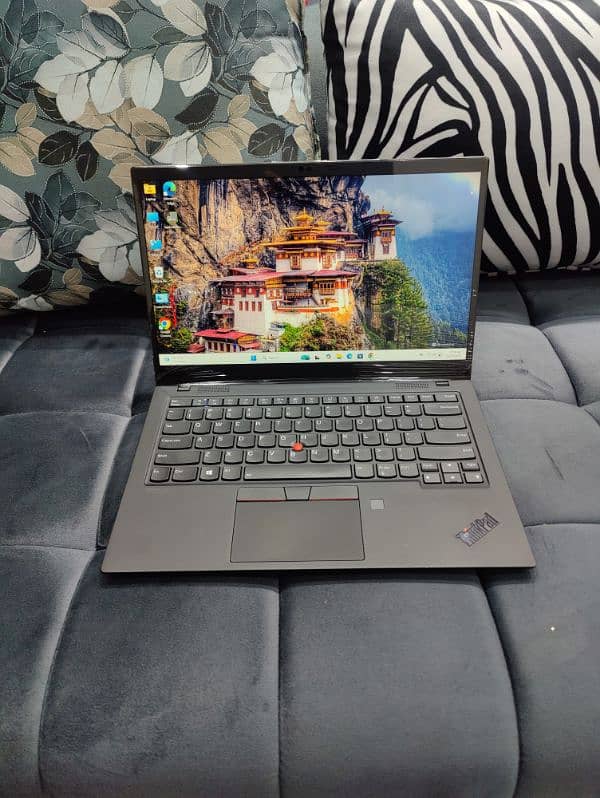 Lenovo Thinkpad X1 Carbon Gen 6 i7 8th Generation 16/256 14" 2k Disp 6