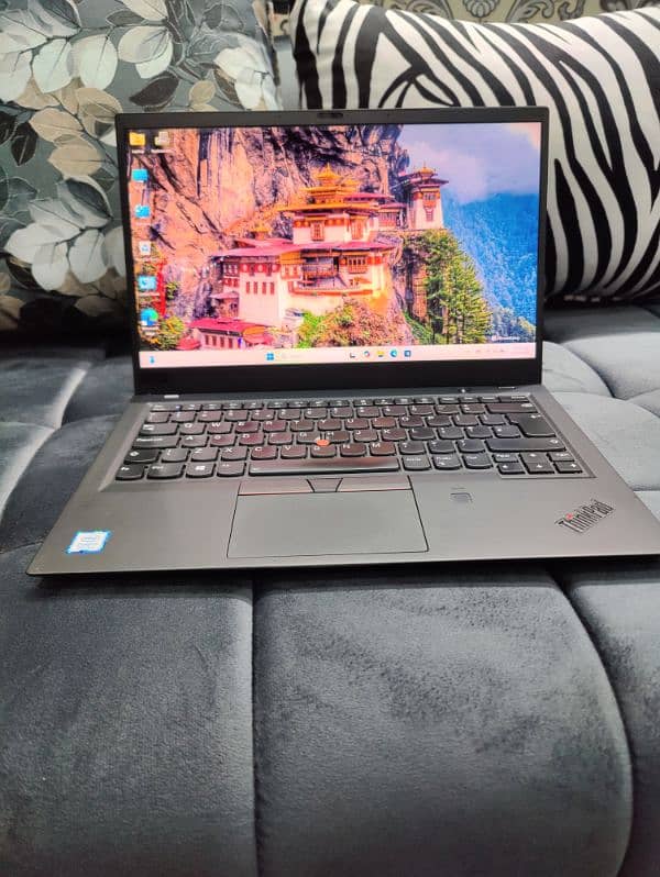 Lenovo Thinkpad X1 Carbon Gen 6 i7 8th Generation 16/256 14" 2k Disp 7