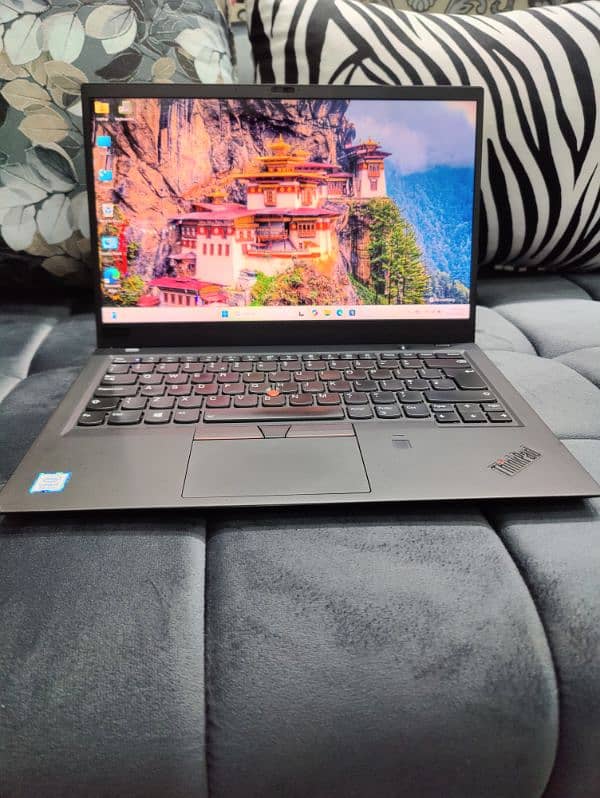 Lenovo Thinkpad X1 Carbon Gen 6 i7 8th Generation 16/256 14" 2k Disp 10