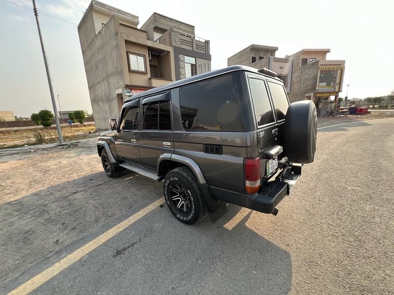 Toyota Land Cruiser 70 Series JMR 3