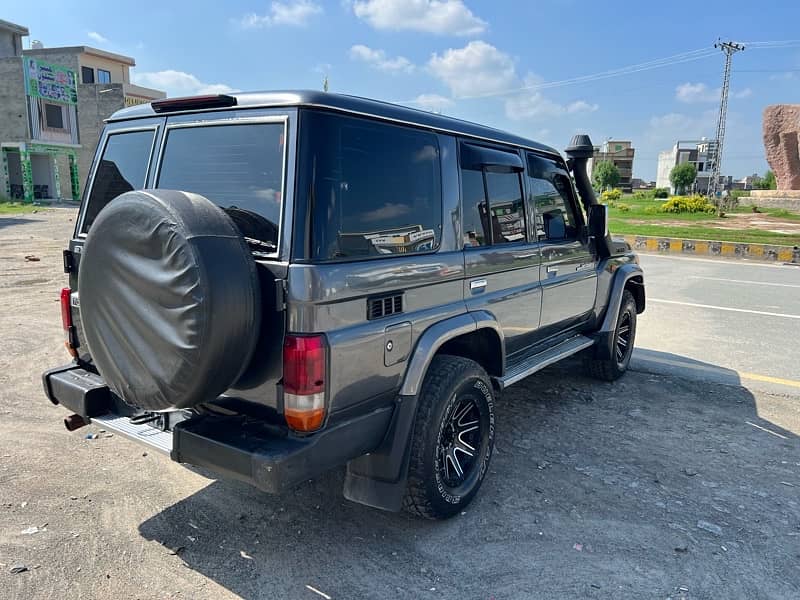 Toyota Land Cruiser 70 Series JMR 4