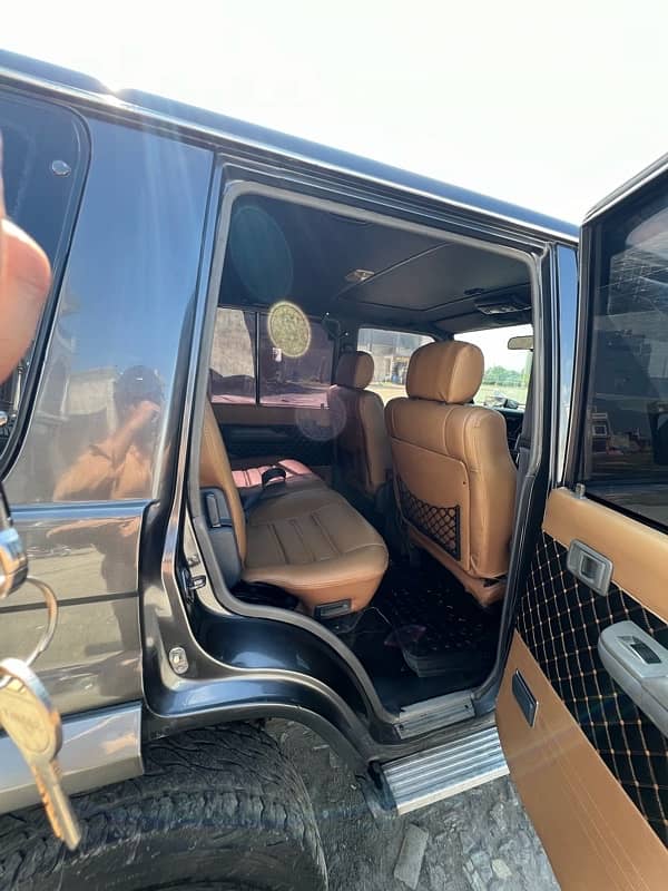 Toyota Land Cruiser 70 Series JMR 9