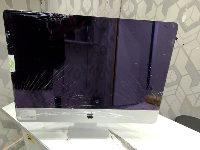 iMac 2015 Late 2.8 GHz Quad Core/ 1.7GB Graphic Card 0