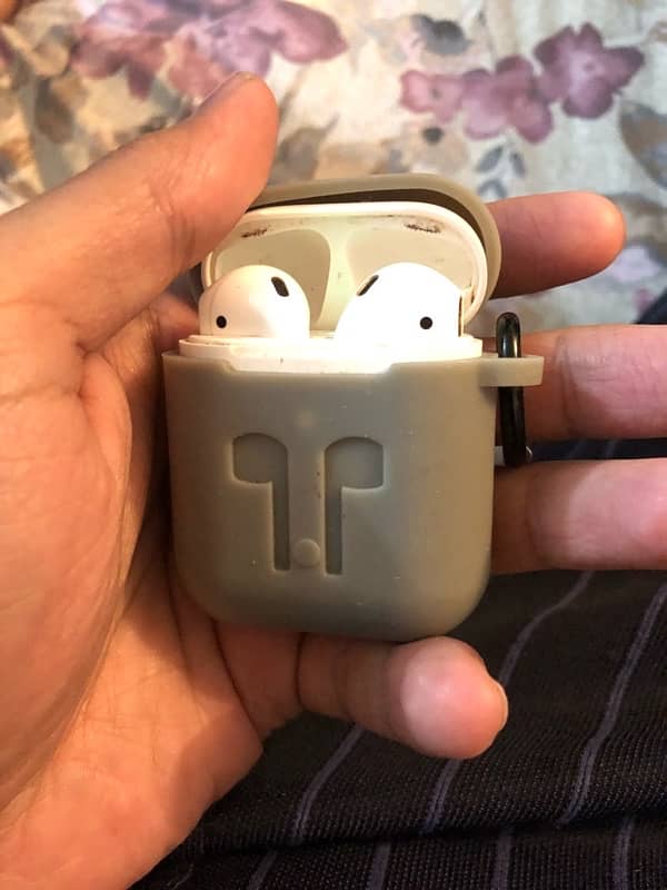 Apple airpods 2nd generation 3